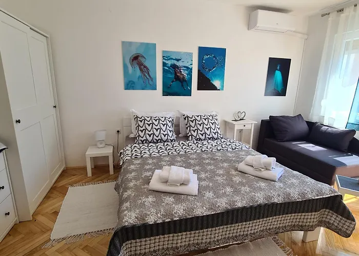Apartman Aurora *