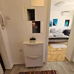 Aurora Apartman *